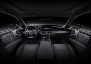 Lexus LS500h AWD 2020 года  (WW)